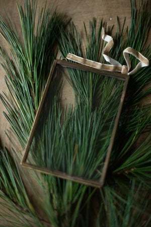 Christmas Ornament Frame - 3 1/2" x 5"