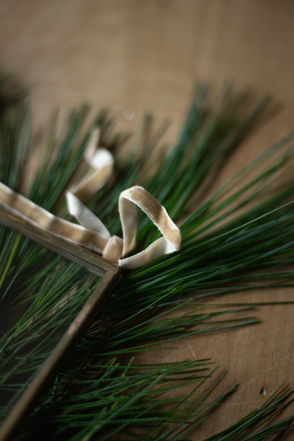 Christmas Ornament Frame - 3 1/2" x 5"