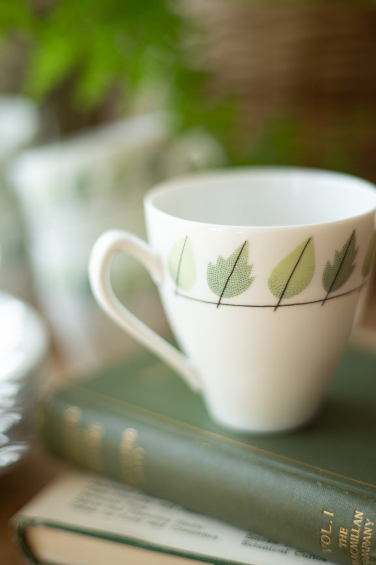Vintage Leaf Pattern Espresso Set for 6
