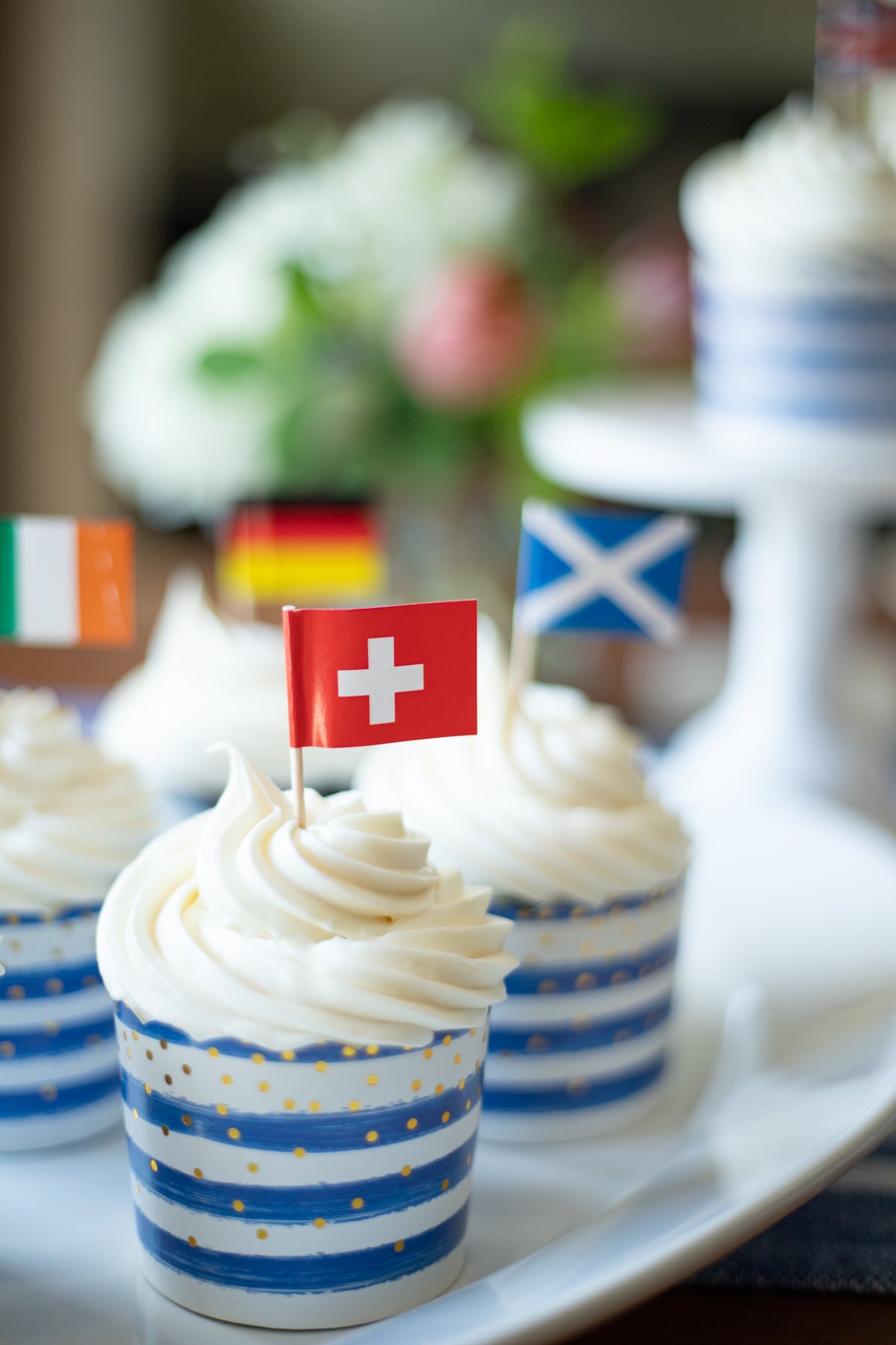 Celebration Picks - World Flags Cupcake Toppers - Pack of 100