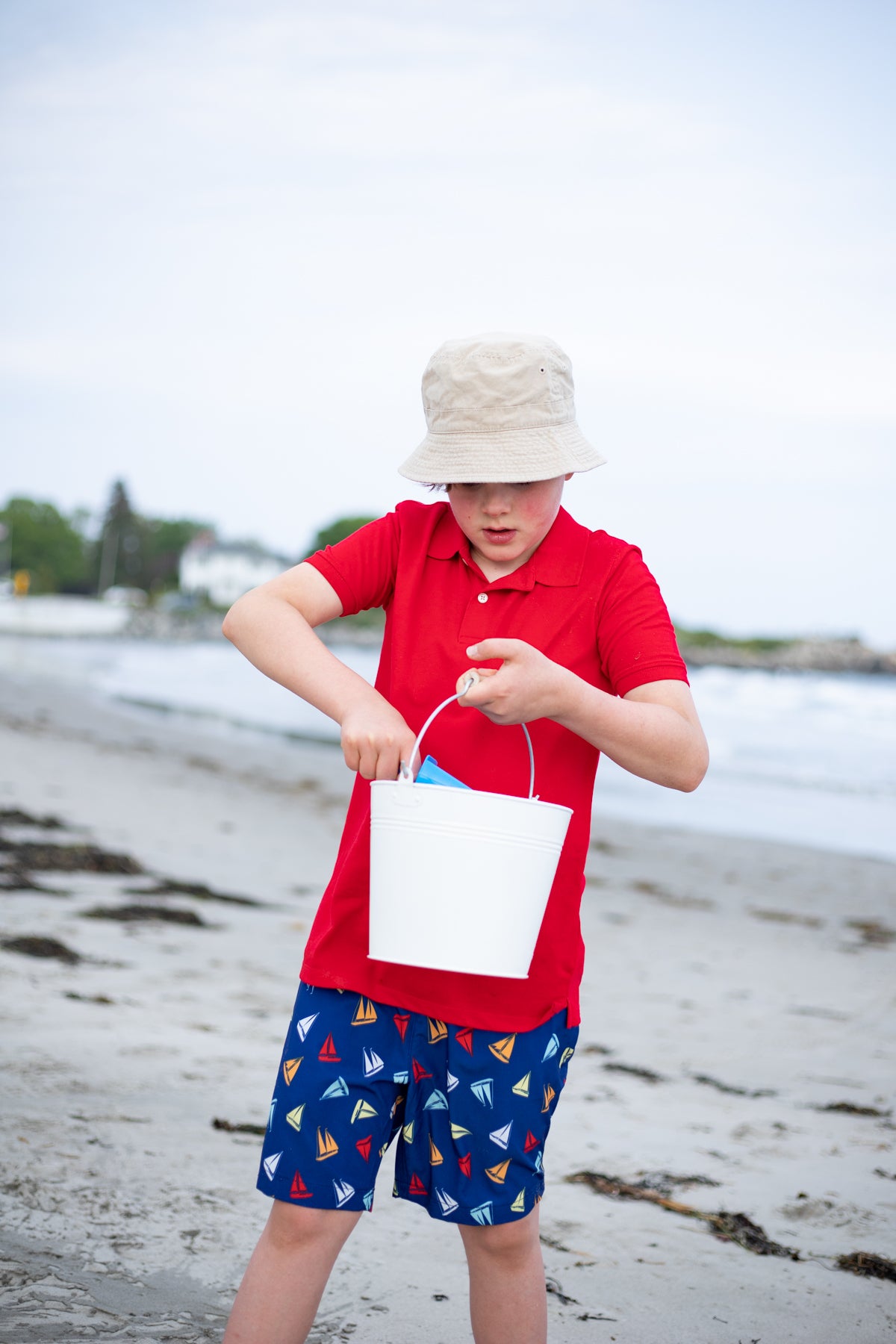 White Metal Beach Bucket with Scoop