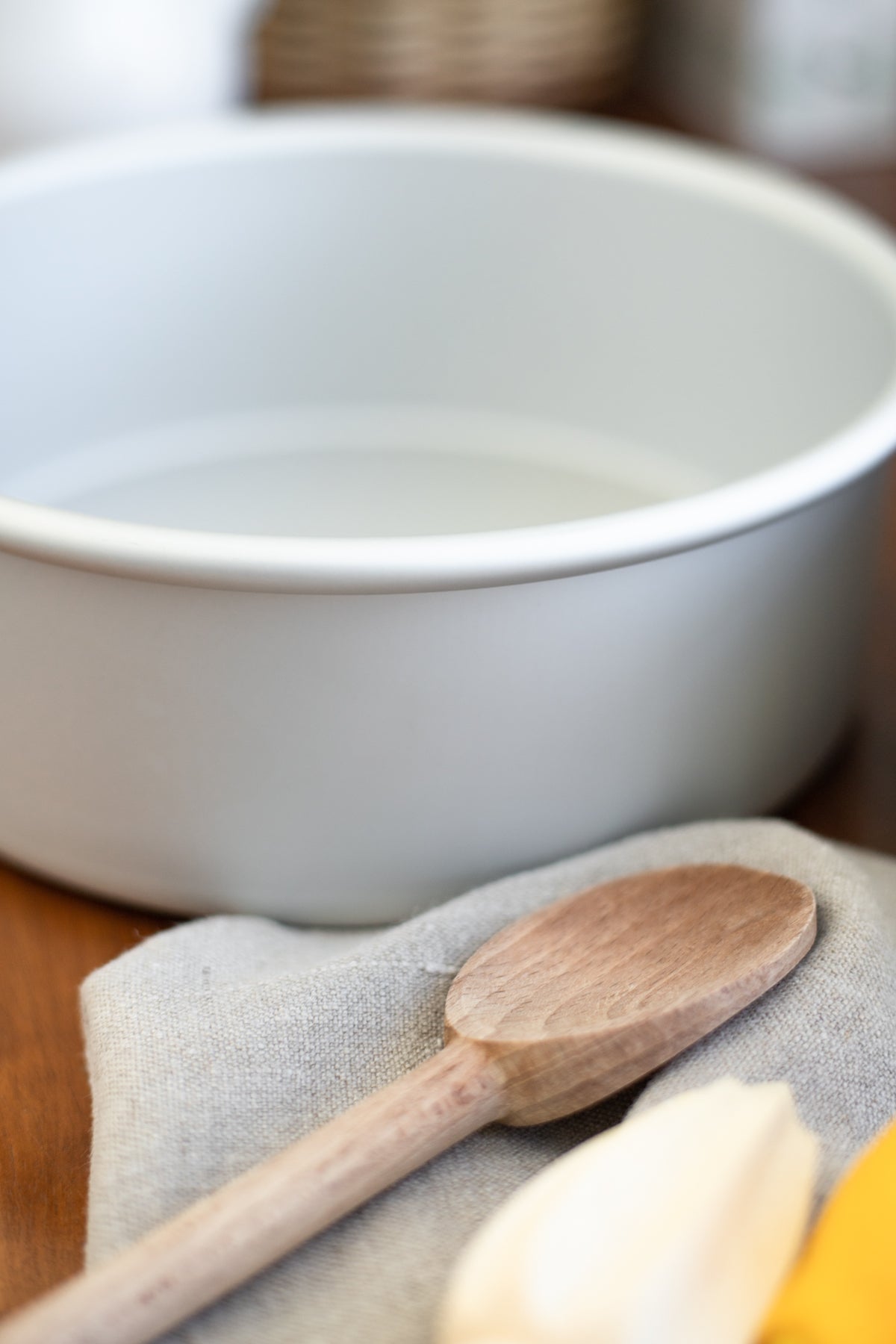 8" Cake Pan with Removable Bottom - Set of 2