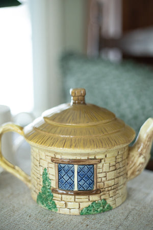 Vintage Thatched Cottage Teapot - Round