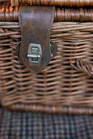 Vintage British-Style Small Picnic Hamper - Choose Your Size