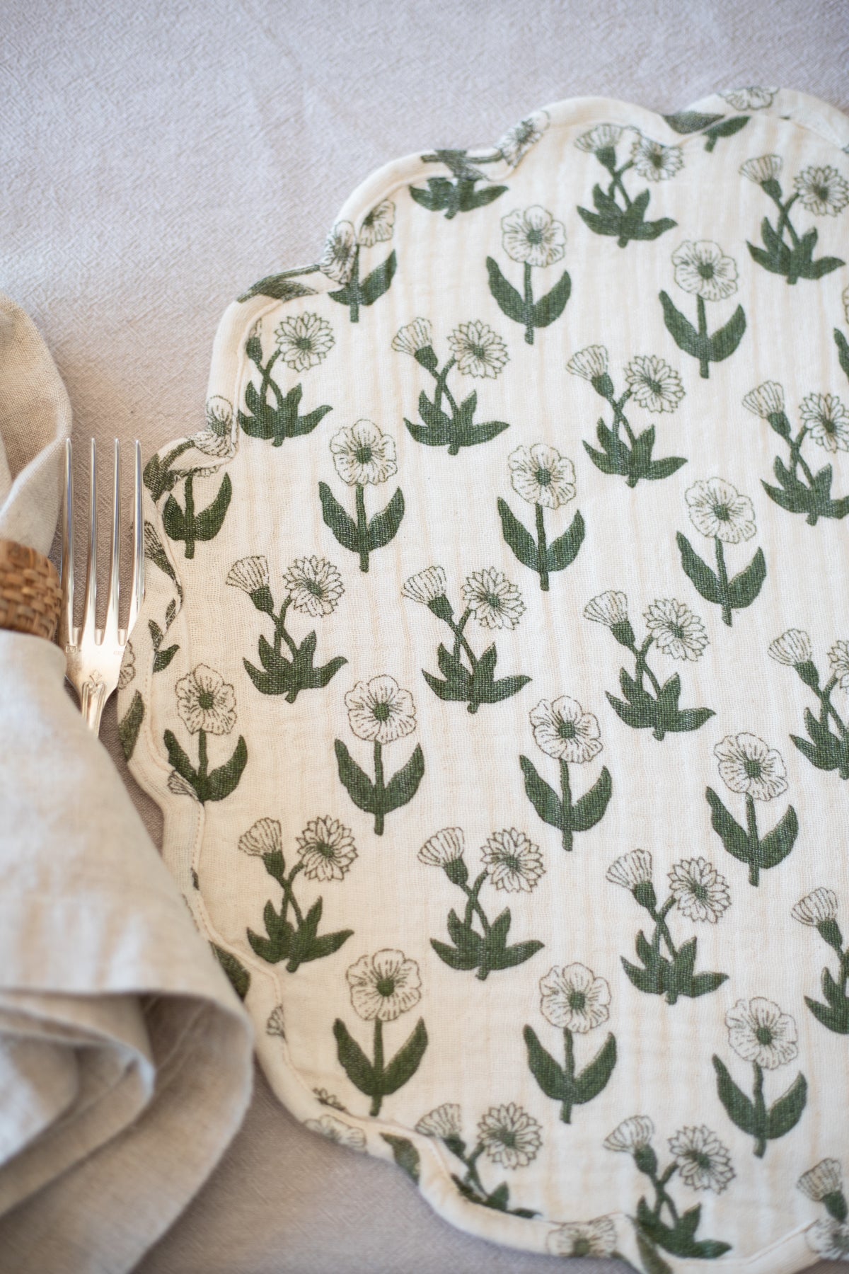 Scallop-Edge Block Print Round Placemats - Set of 2