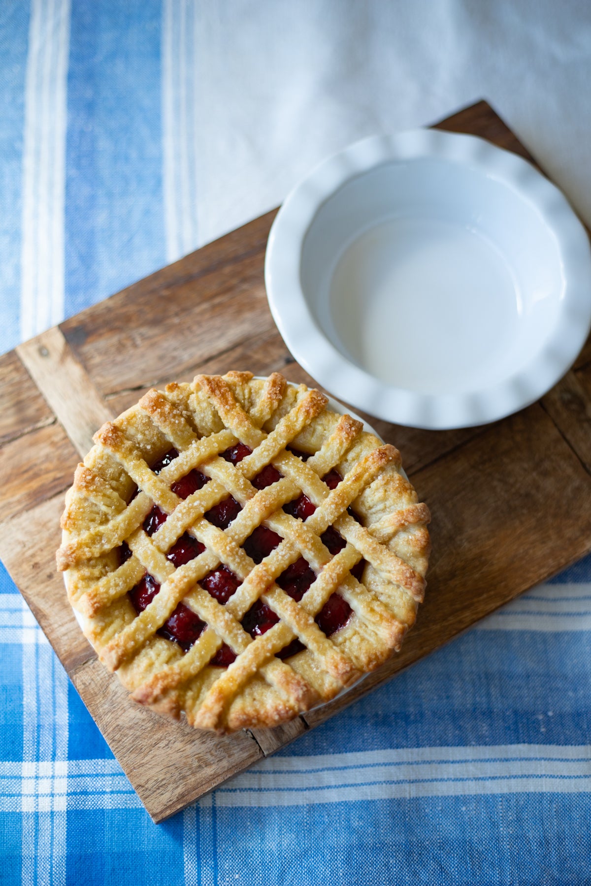 Small White Pie Plate - 6 1/2"
