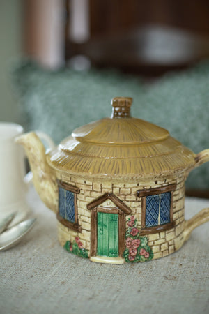 Vintage Thatched Cottage Teapot - Round
