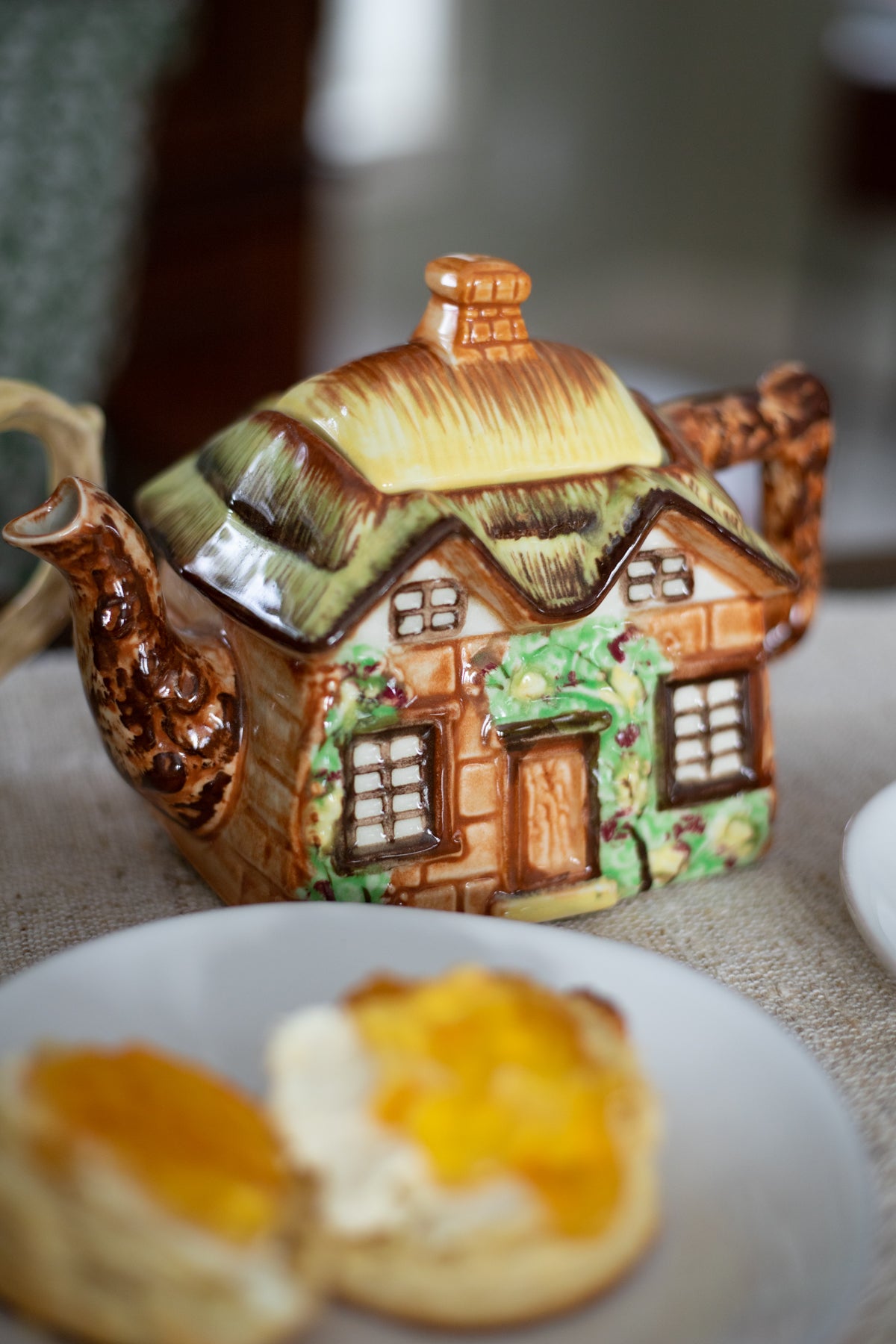 Vintage Thatched Cottage Teapot - Rectangular