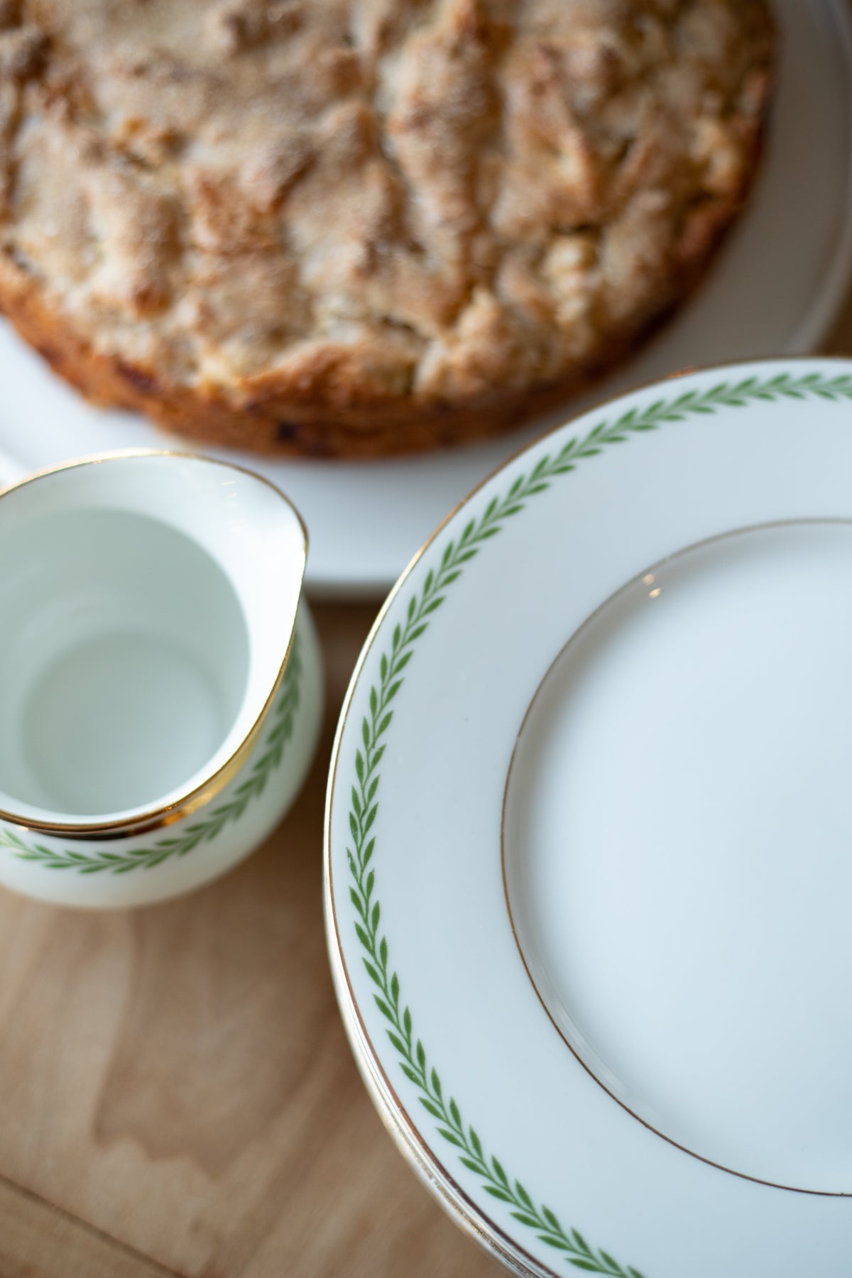 Vintage Leaf-Trimmed Dessert Plates (Set of 7) and Sauce Creamer