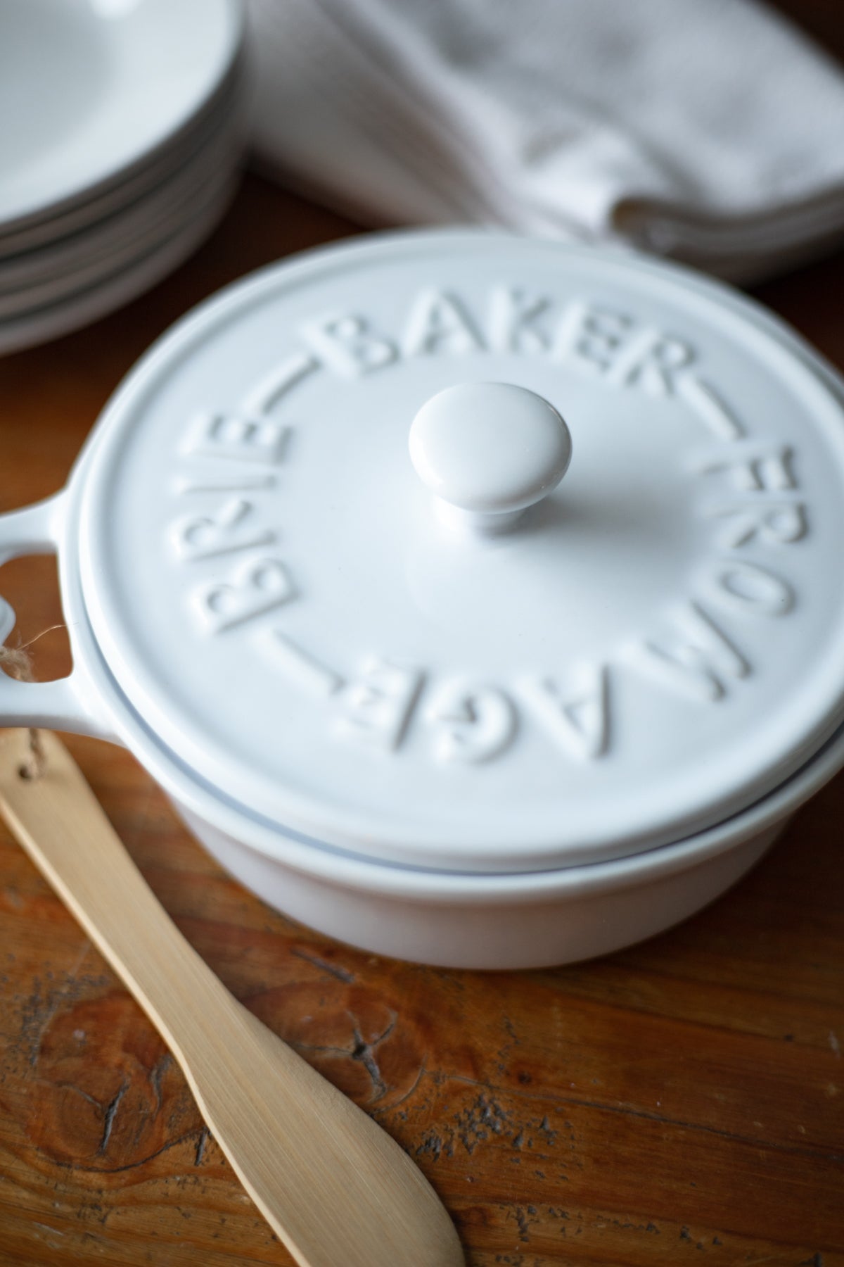 Brie Baker with Lid and Spreader